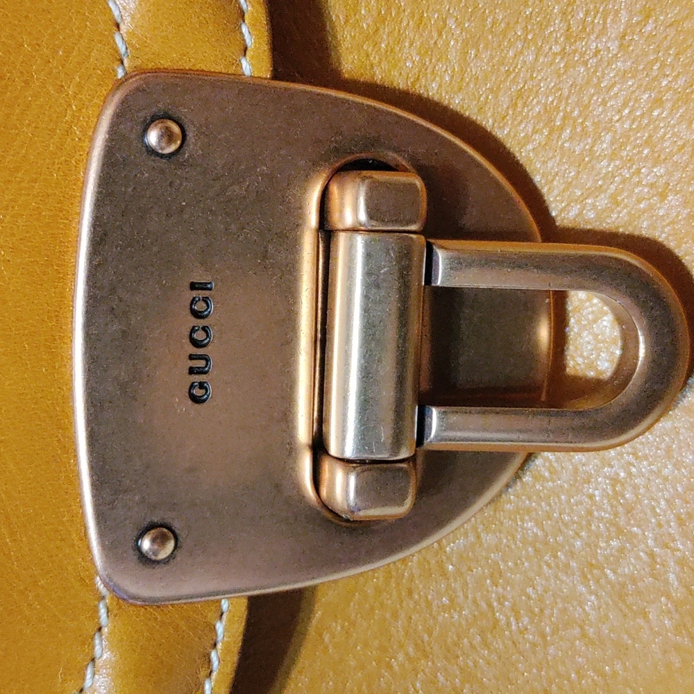 Gucci - Picture 2 of 10